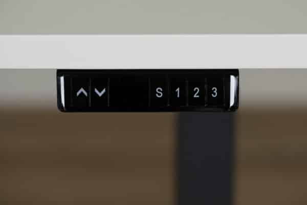 Zwart memorydisplay voor het Basic-sta bureau.