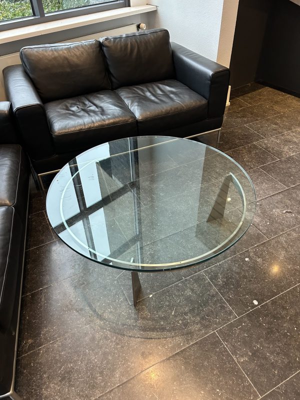 Gebruikte fauteuils en glazen salontafel - Afbeelding 4