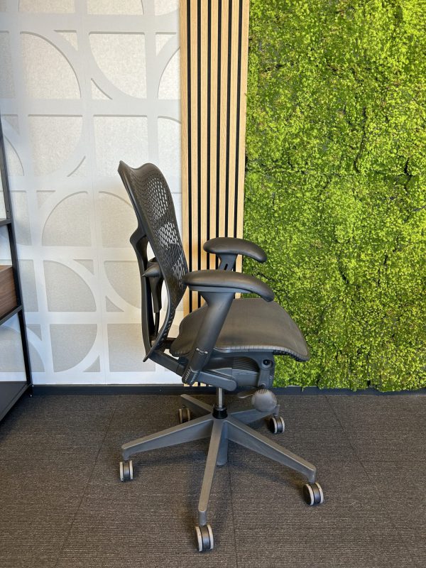 Gebruikte bureaustoel Herman Miller Mirra 2 - Afbeelding 3