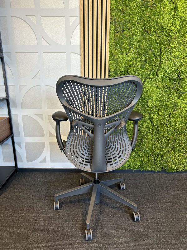 Gebruikte bureaustoel Herman Miller Mirra 2 - Afbeelding 4