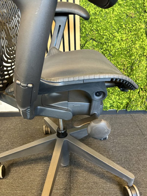 Gebruikte bureaustoel Herman Miller Mirra 2 - Afbeelding 6