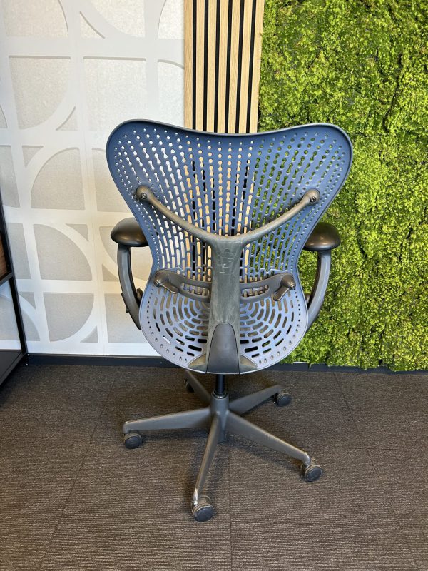 Gebruikte bureaustoel Herman Miller Mirra 1 | 001 - Afbeelding 4