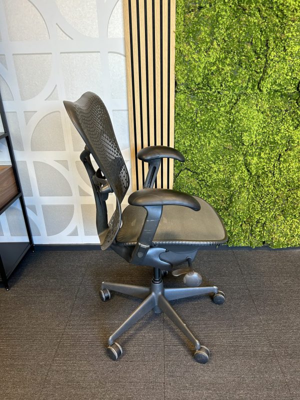 Gebruikte bureaustoel Herman Miller Mirra 1 | 004 - Afbeelding 3