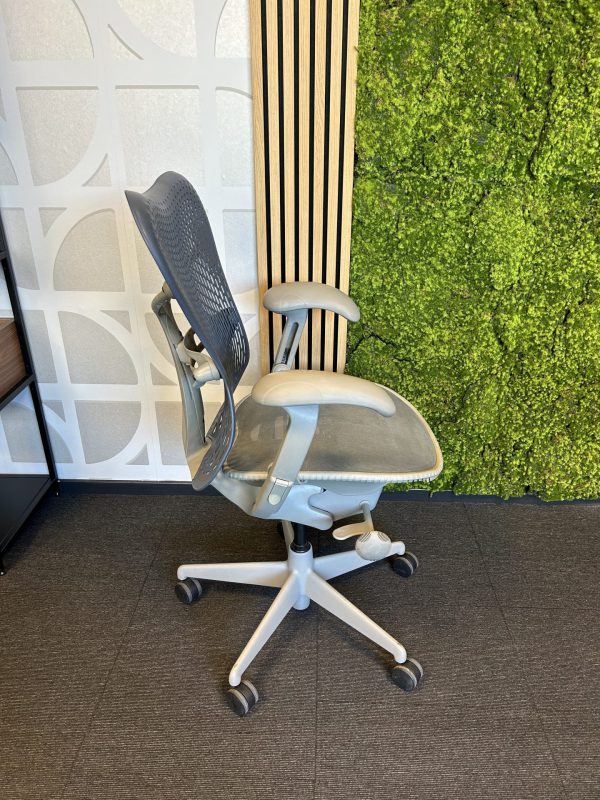 Gebruikte bureaustoel Herman Miller Mirra 1 | 003 - Afbeelding 3