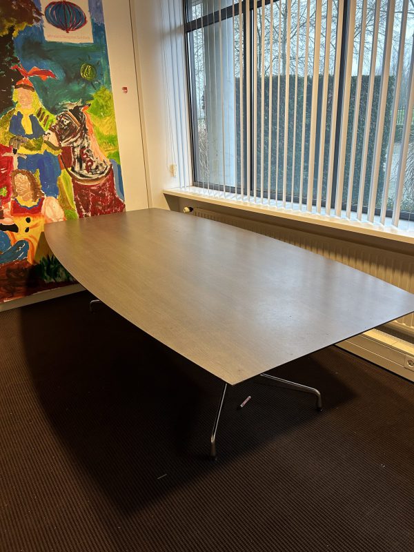 Gebruikte Vitra Segmented vergadertafel | 274x130cm