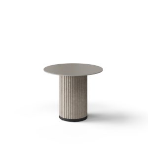 Witte achtergrond met daarop een ronde vergadertafel met een kolompoot. Deze is beige. Het is de ronde vergadertafel 4 personen Parthos.