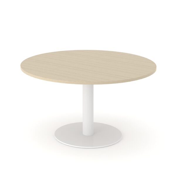 Ronde tafel Forum van 140cm doorsnede met witte kolompoot en lichte houten blad.