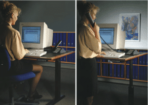Reclame uit de jaren '90 voor het sta bureau van LINAK.