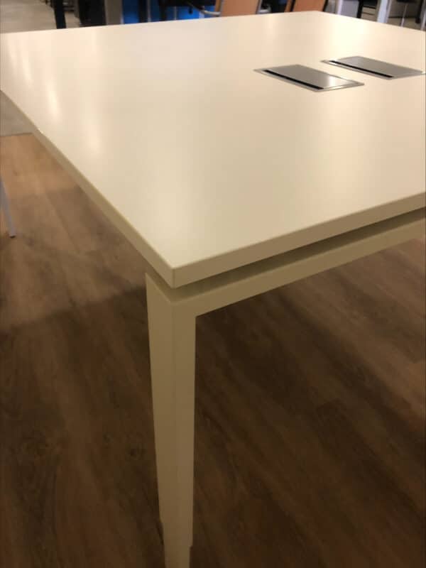 Gebruikte vergadertafel Markant 160 x 160cm - Afbeelding 3
