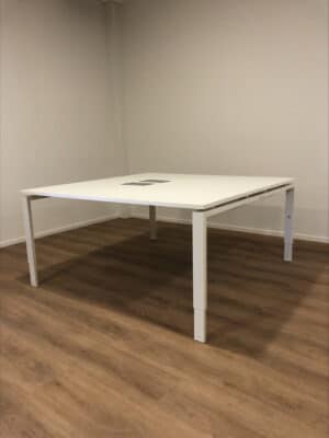 Gebruikte vergadertafel Markant 160 x 160cm