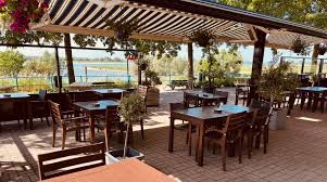 Terras van Eethuis de Veerstoep. 