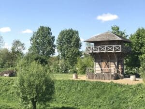 Romeinse wachttoren langs de dijk. 