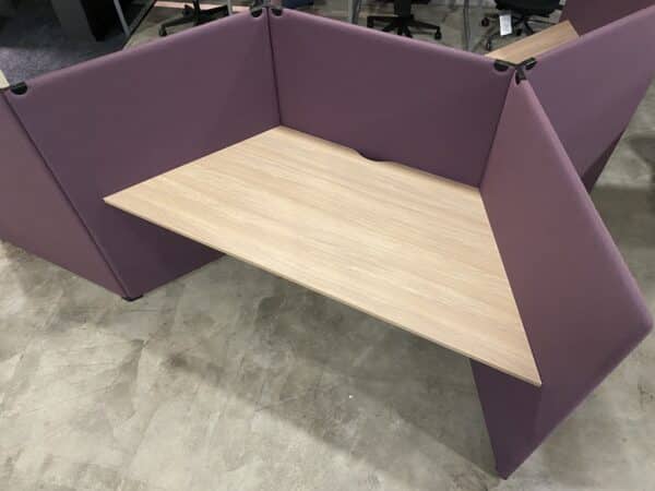 SHOWROOMMODEL 3 persoons akoestische werkplek V-shape - Afbeelding 5