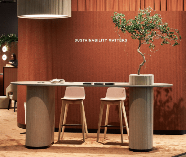 Petvilt statafel met plantenbak