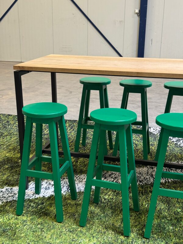 Gebruikte bartafel met 6 barkrukken - Afbeelding 8