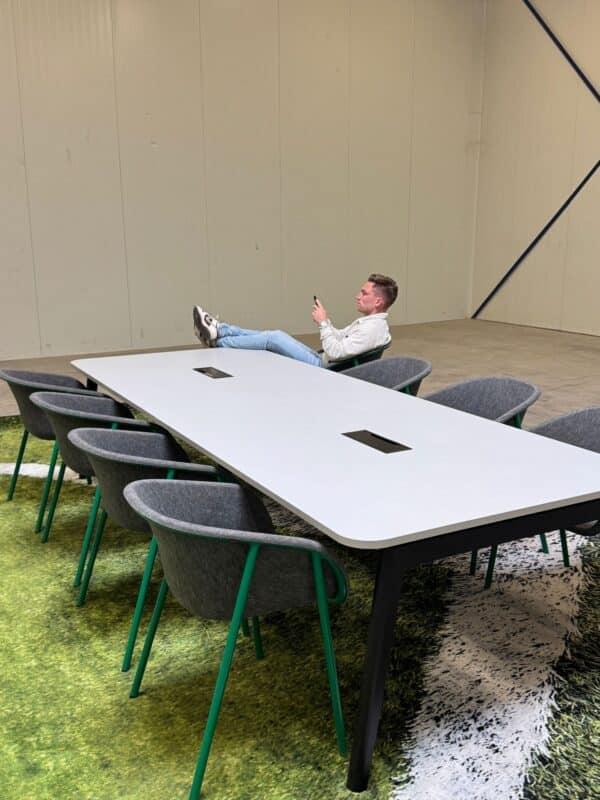 Gebruikte vergadertafel 320x120x74cm - Afbeelding 2