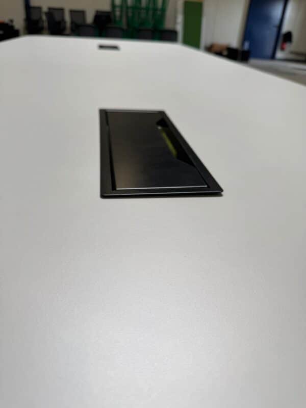 Gebruikte vergadertafel 320x120x74cm - Afbeelding 9