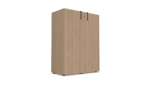 Smalle houten draaideurkast in houtkleur. 