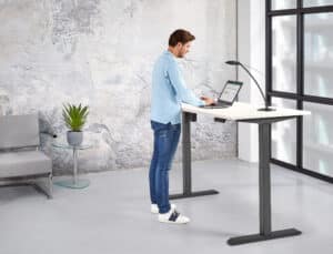 Zit sta bureau elektrisch 160x80 Budget met wit blad en antraciet onderstel.
