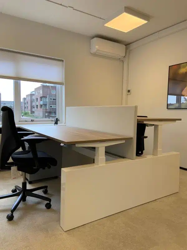 Gebruikt elektrisch duo bureau 180x80cm met wangen - Afbeelding 3