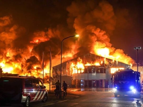 Grote uitslaande brand door accubrand.