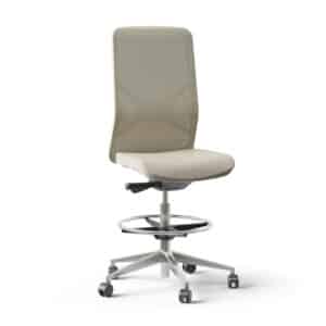 Hoge werkstoel met wielen Wind G5A14 in beige.
