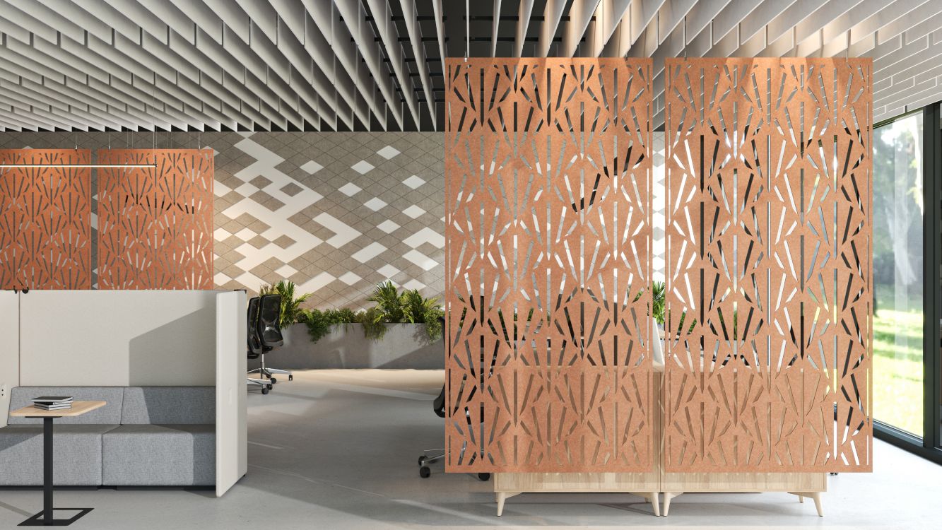 akoestische panelen die eruit zien als kunst door de uitgesnede vormen