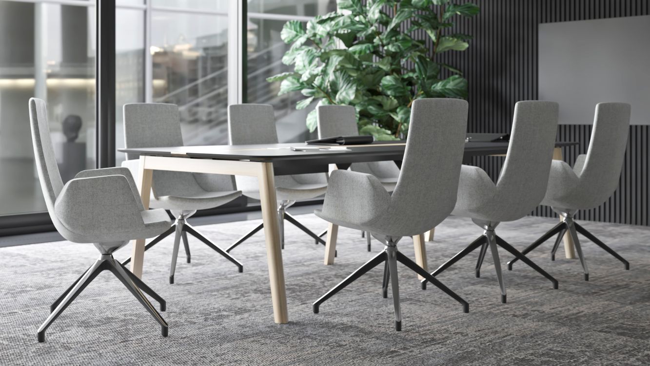 Licht grijze vergaderstoelen met gesloten armleuning, stof. Met metalen spinnenpoot.