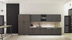 pantry keuken in grijs bruin met wit blad
