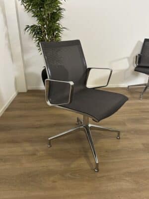 Tweedehands Design vergaderstoel